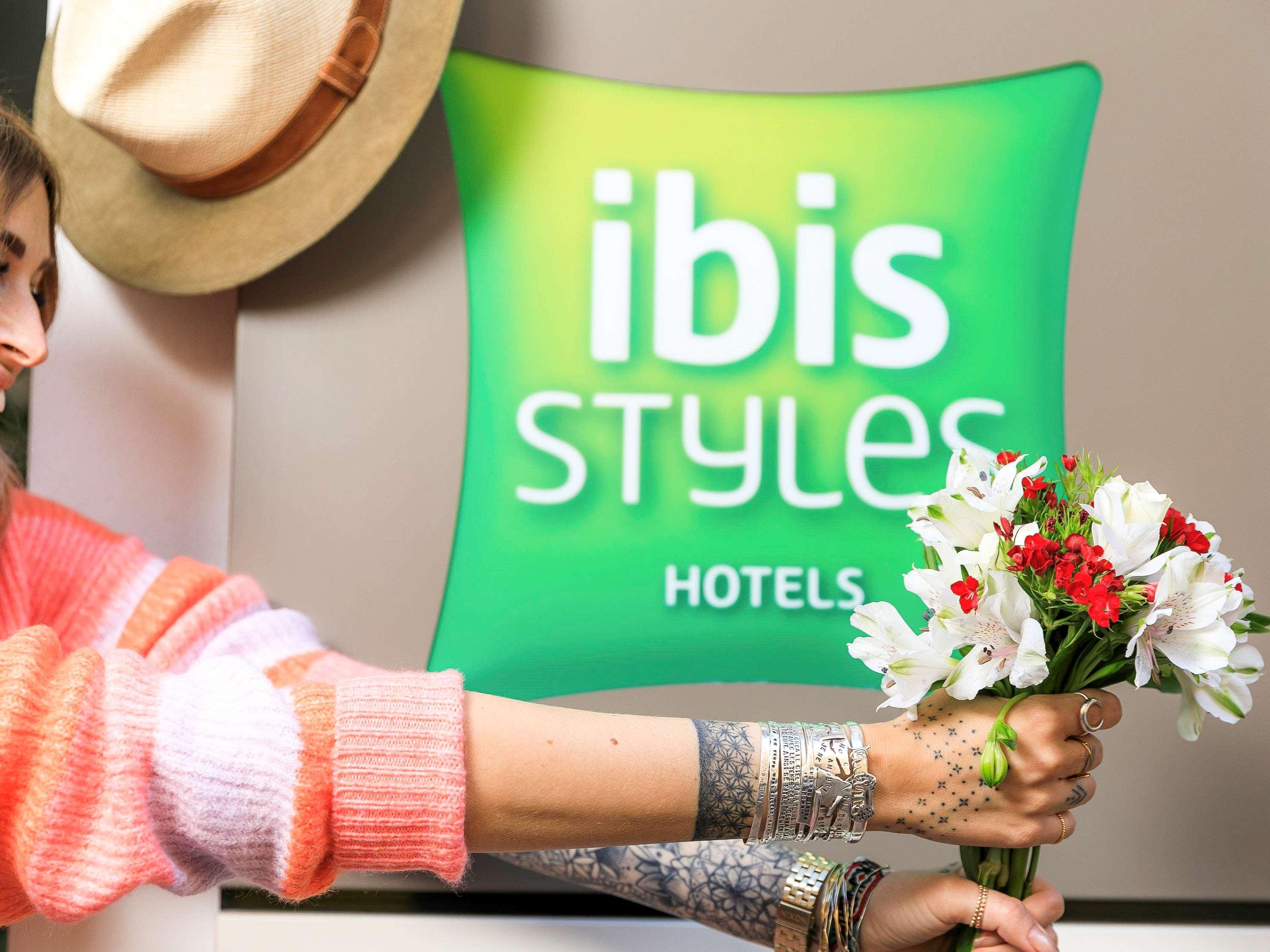 Ibis Styles Kuala Lumpur Fraser Business Park Bagian luar foto